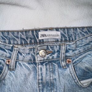 Zara jeans size 6
